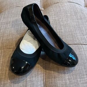 Vionic Black Suede Ballet Flats with Patent Leather Toe